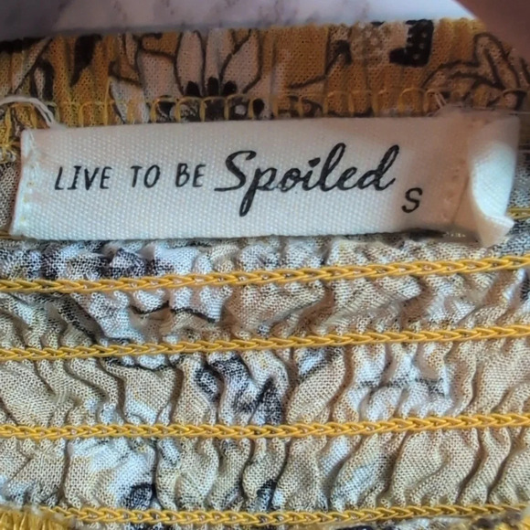 Live to be spoiled outfit. Small/Medium EUC. - Picture 7 of 10